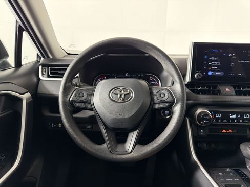 Used 2025 Toyota RAV4 XLE w/ Convenience Package FWD image 15