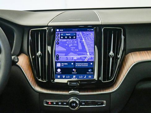Certified 2023 Volvo XC60 B5 Plus w/ Climate Package AWD/4WD image 14