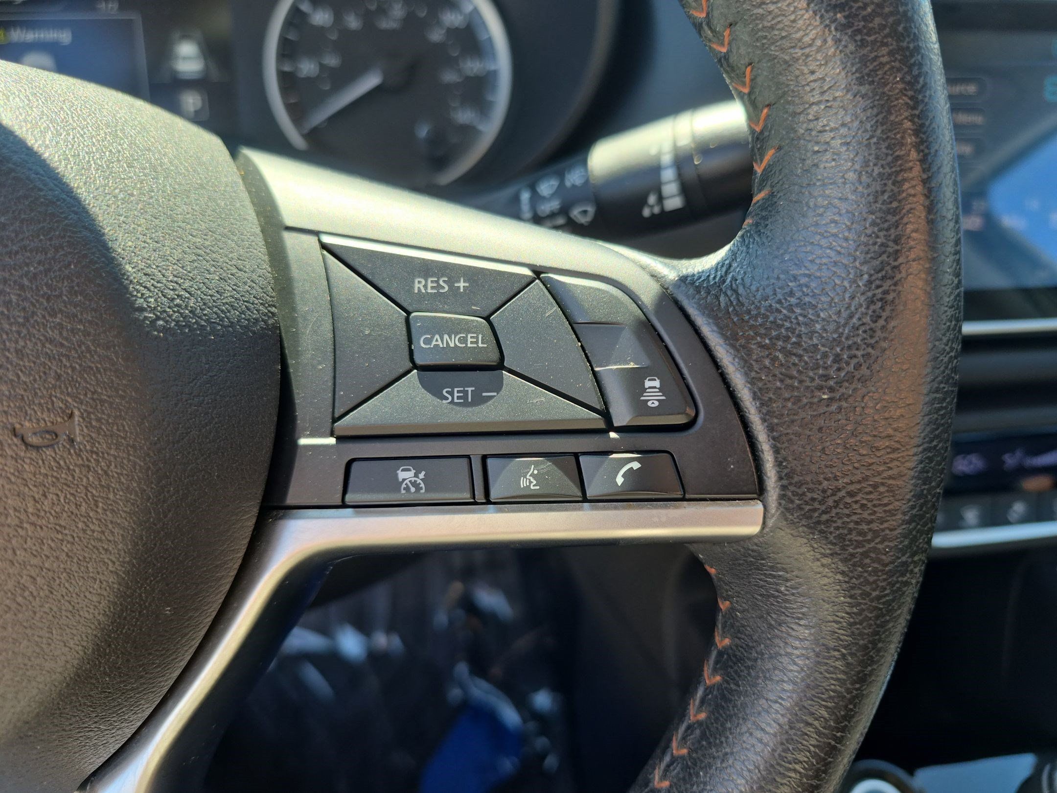 Certified 2020 Nissan Versa SR w/ Electronics Package FWD image 18