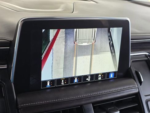 Used 2022 GMC Yukon XL SLT w/ SLT Luxury Package image 25