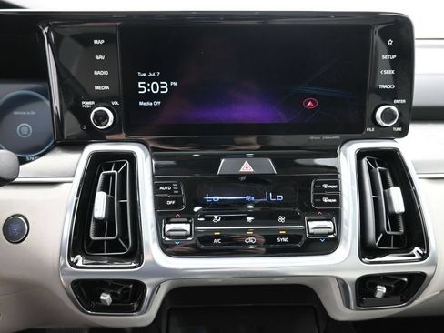 Used 2023 Kia Sorento SX AWD/4WD image 26