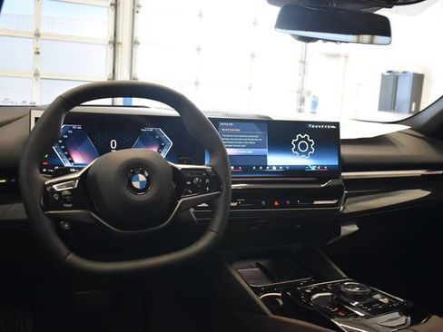 New 2026 BMW 530i xDrive w/ Premium Package image 23