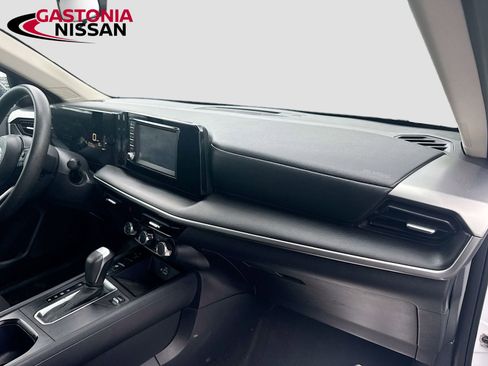 Used 2025 Nissan Kicks S FWD image 34