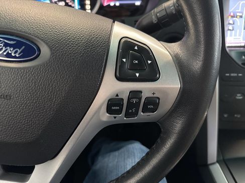 Used 2015 Ford Explorer XLT w/ Equipment Group 202A AWD/4WD image 31