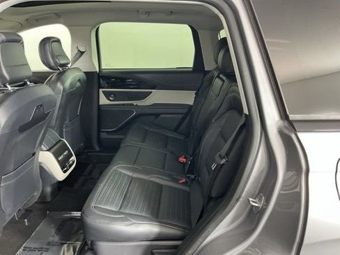 Used 2025 Lincoln Nautilus Reserve AWD/4WD image 31