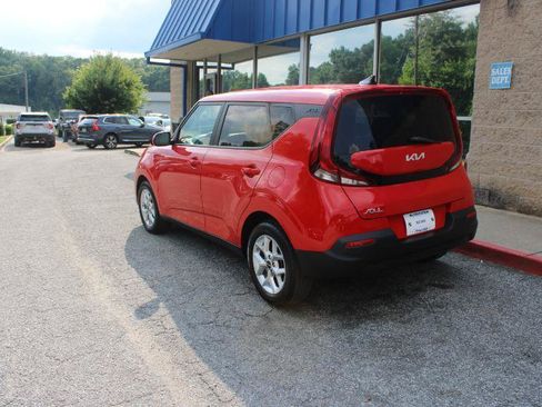 Used 2022 Kia Soul S FWD image 4