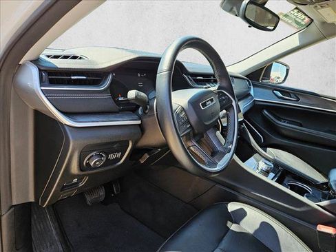Used 2021 Jeep Grand Cherokee L Limited AWD/4WD image 10