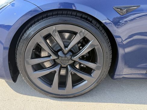 Used 2025 Tesla Model S AWD/4WD image 23