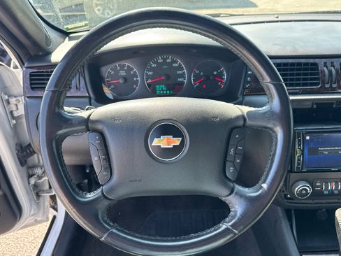 Used 2014 Chevrolet Impala LT w/ LT Sunroof Package FWD image 12