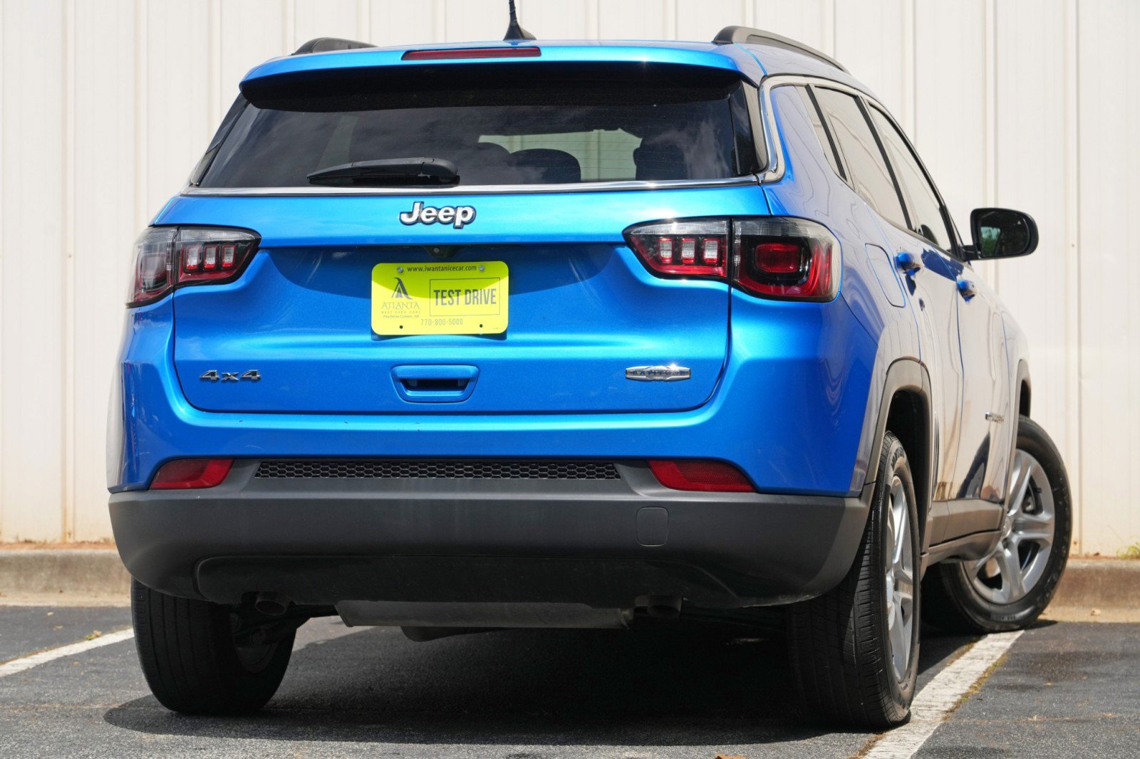 Used 2024 Jeep Compass Latitude AWD/4WD image 4