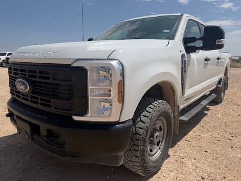 Used 2025 Ford F250 XL w/ XL Off-Road Package AWD/4WD image 3