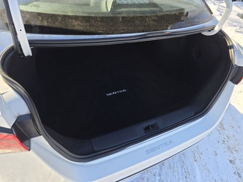 Used 2024 Nissan Sentra SR w/ SR Premium Package image 15