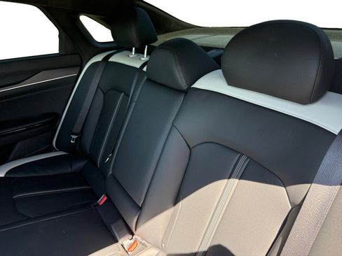 Used 2025 Kia K5 GT-Line w/ GT-Line Premium Package image 16