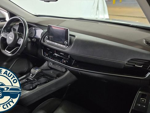 Used 2022 Nissan Rogue SL FWD image 37