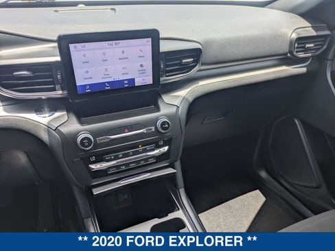 Used 2020 Ford Explorer XLT RWD image 31