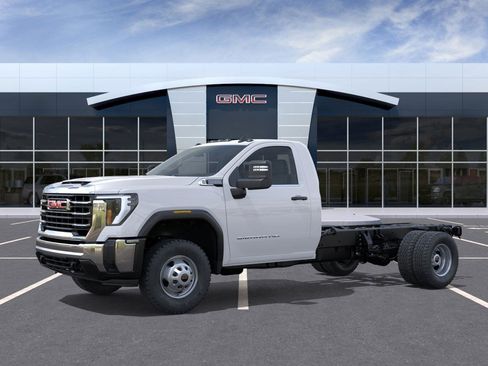 New 2025 GMC Sierra 3500 Pro w/ Convenience Package image 2