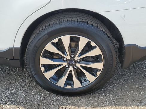 Used 2016 Subaru Outback 2.5i Limited AWD/4WD image 5