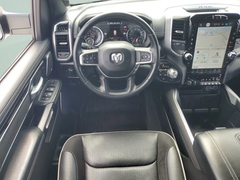 Used 2022 RAM 1500 Laramie AWD/4WD image 11