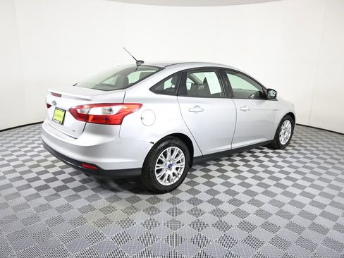 Used 2012 Ford Focus SE image 6