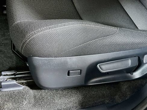 Certified 2025 Toyota 4Runner SR5 AWD/4WD image 16