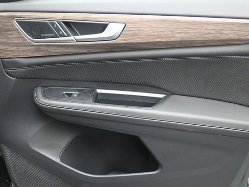 Used 2025 Volkswagen Atlas SEL Premium R-Line image 11