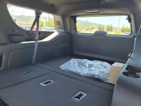 New 2026 GMC Yukon XL Elevation w/ Elevation Premium Package RWD image 9