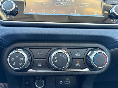 Used 2025 Nissan Versa SV image 29