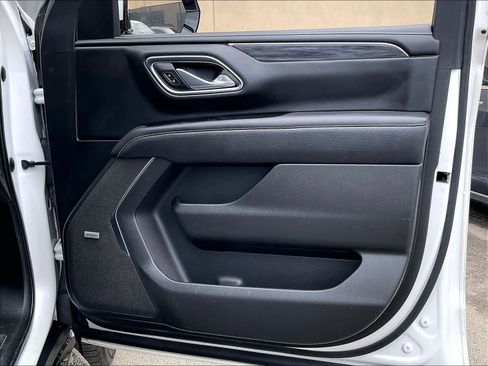 Used 2021 GMC Yukon SLT w/ SLT Premium Package AWD/4WD image 12