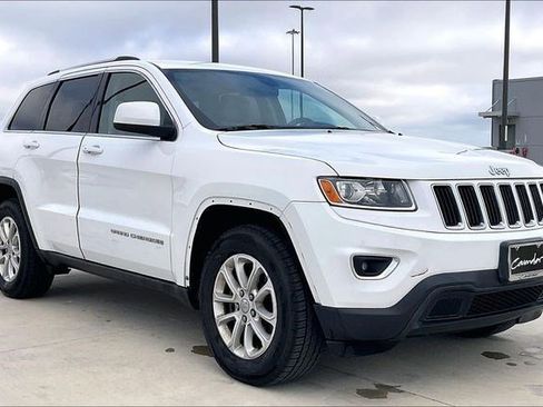 Used 2014 Jeep Grand Cherokee Laredo w/ 18" Wheel & 8.4" Radio Group image 3