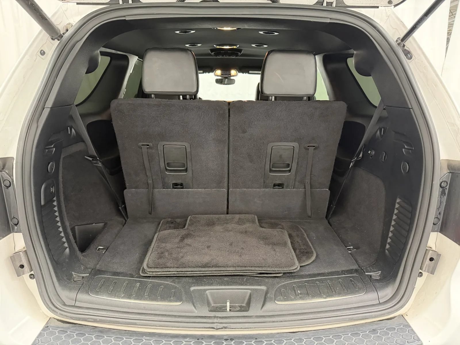 Used 2017 Dodge Durango R/T w/ Blacktop Package AWD/4WD image 30