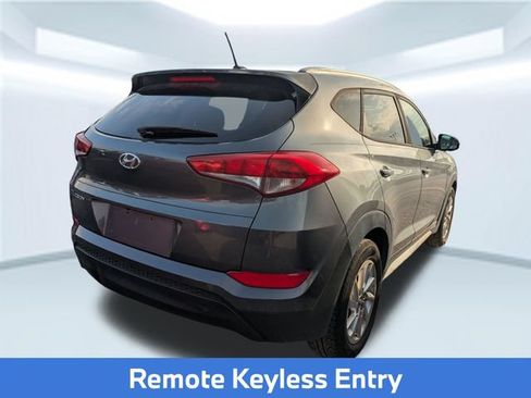 Used 2017 Hyundai Tucson SE w/ SE Popular Package 02 FWD image 2