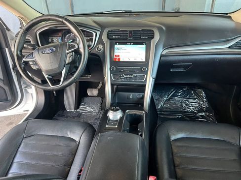 Used 2018 Ford Fusion SE w/ Equipment Group 602A FWD image 13