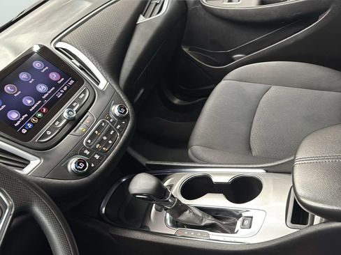 Used 2024 Chevrolet Malibu LT image 21