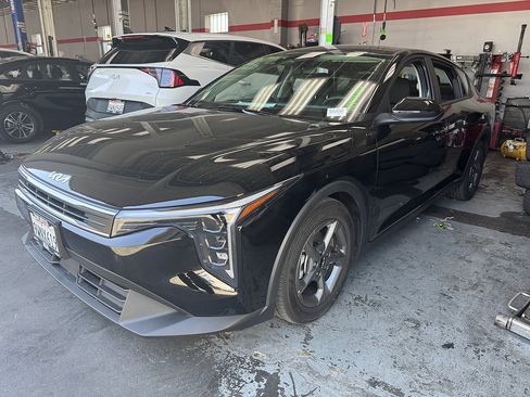 Used 2026 Kia K4 FWD image 3