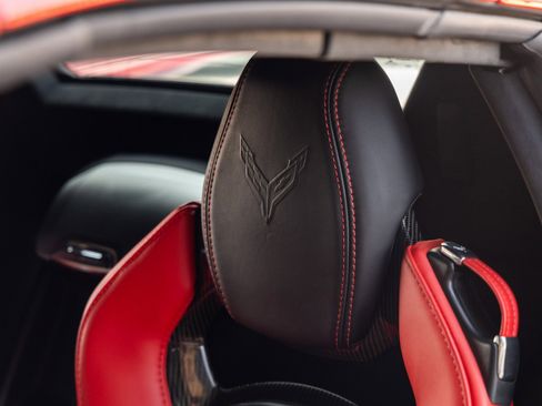 Used 2021 Chevrolet Corvette Stingray Premium Conv w/ Z51 Performance Package image 32