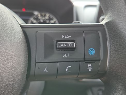 Used 2024 Nissan Rogue SV AWD/4WD image 25