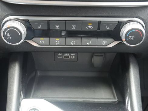 Used 2022 Nissan Altima 2.5 SV w/ SV Premium Package AWD/4WD image 19
