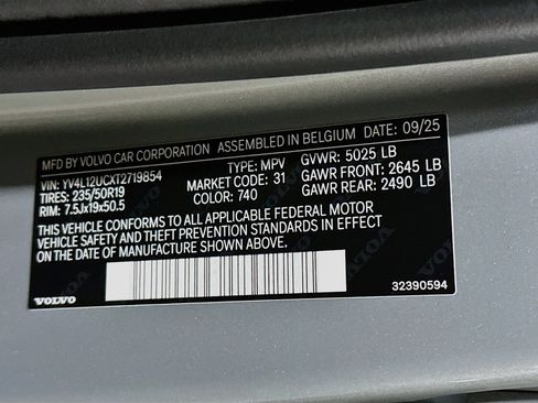 Used 2026 Volvo XC40 B5 Plus AWD/4WD image 12