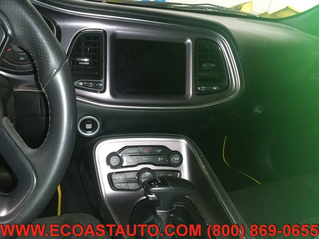 Used 2018 Dodge Challenger R/T w/ Driver Convenience Group RWD image 12