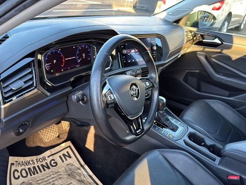 Used 2019 Volkswagen Jetta SEL Premium image 17