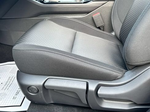 Used 2025 Mitsubishi Outlander ES FWD image 21