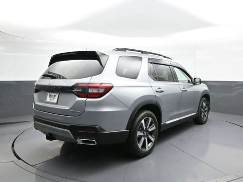 Certified 2023 Honda Pilot Touring image 6