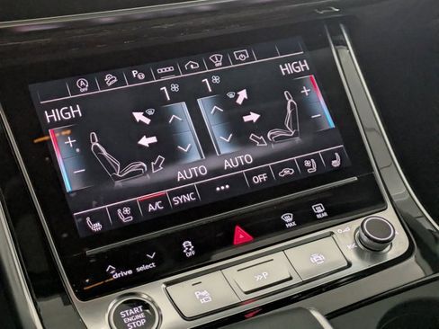 Used 2024 Audi Q8 Prestige w/ Prestige Package image 16