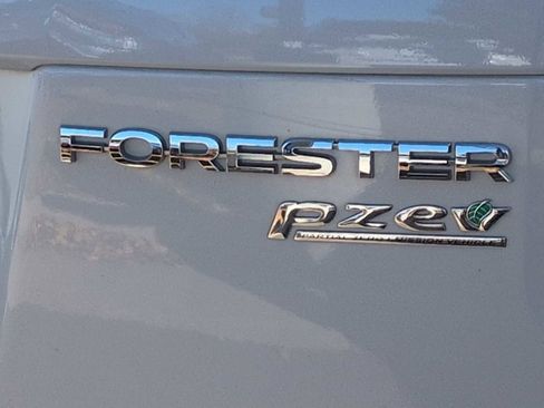 Used 2017 Subaru Forester 2.5i w/ Alloy Wheel Package image 12