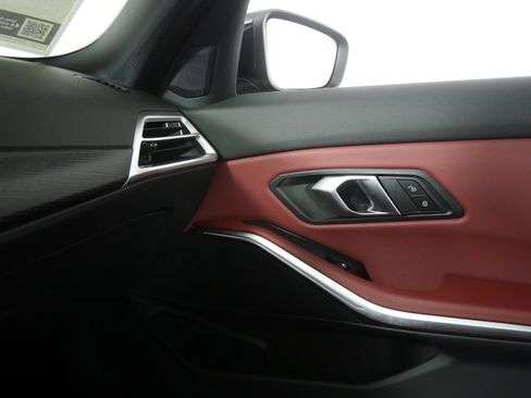 Used 2025 BMW 330i Sedan RWD image 27