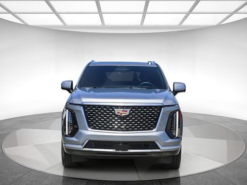 Used 2025 Cadillac Escalade ESV Premium Luxury w/ LPO, Floor Liner Package AWD/4WD image 7