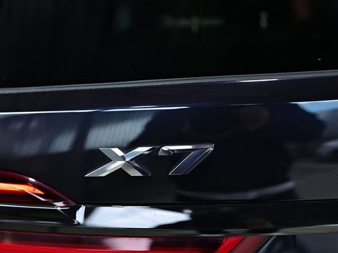 Used 2021 BMW X7 xDrive40i w/ M Sport Package image 23