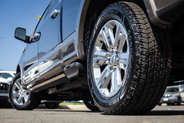 Used 2018 Ford F150 Lariat w/ Equipment Group 502A Luxury AWD/4WD image 19