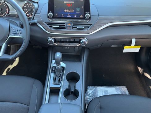 New 2025 Nissan Altima 2.5 SV image 16