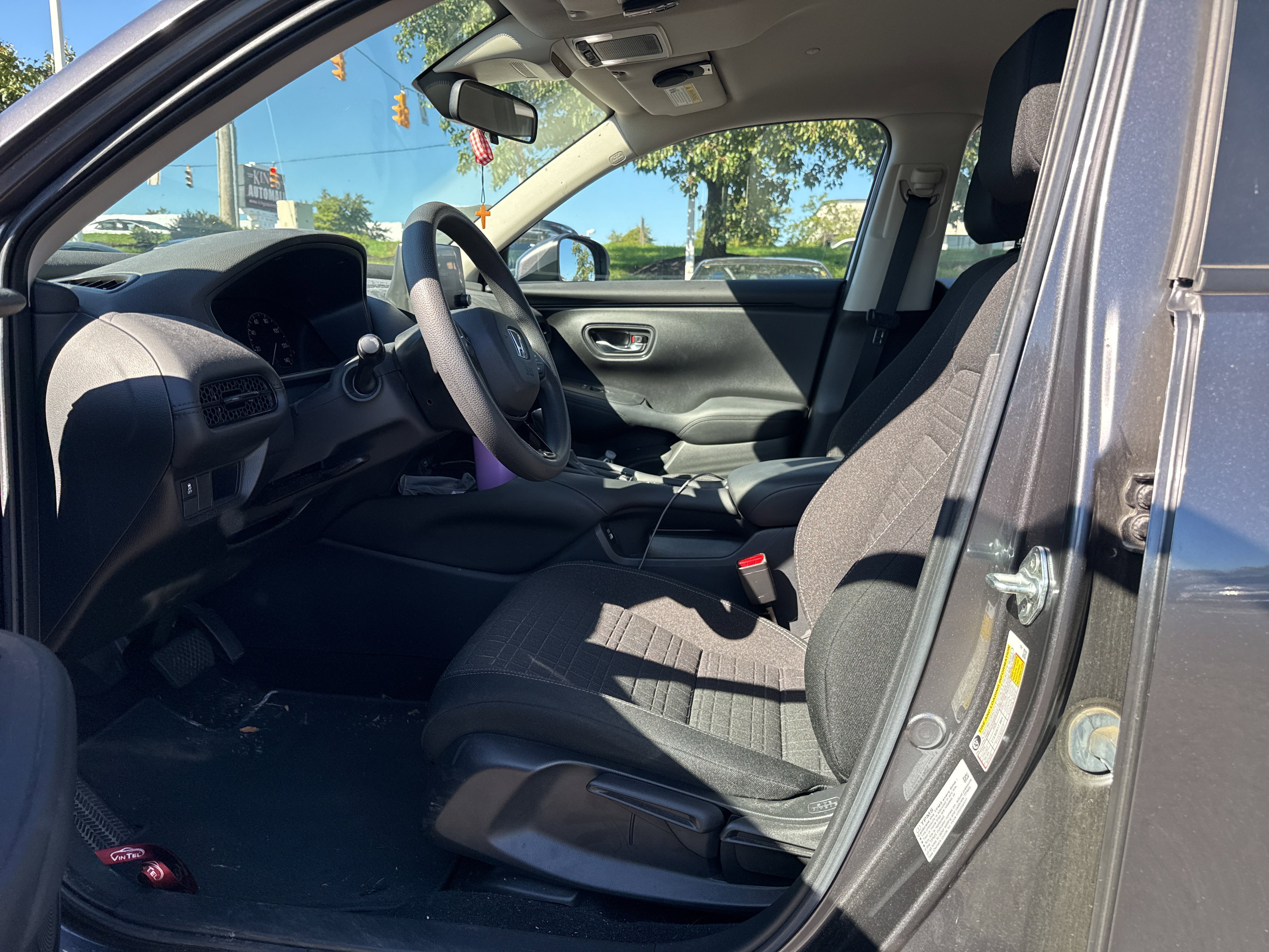 Used 2023 Honda HR-V LX image 5